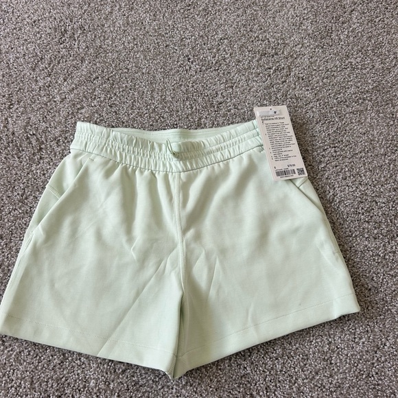 lululemon athletica Pants - Lululemon Softstreme HR Short 4” size 6 in kohlrabi green